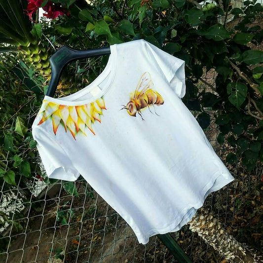 T-shirt Hand-Painted Bee