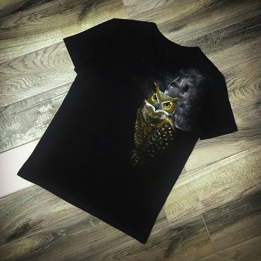 T-shirt Hand-Painted Owl Moon