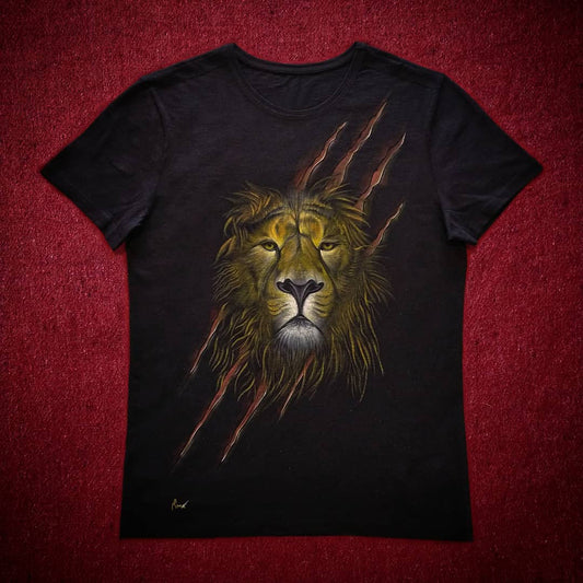 T-shirt Hand-Painted Lion